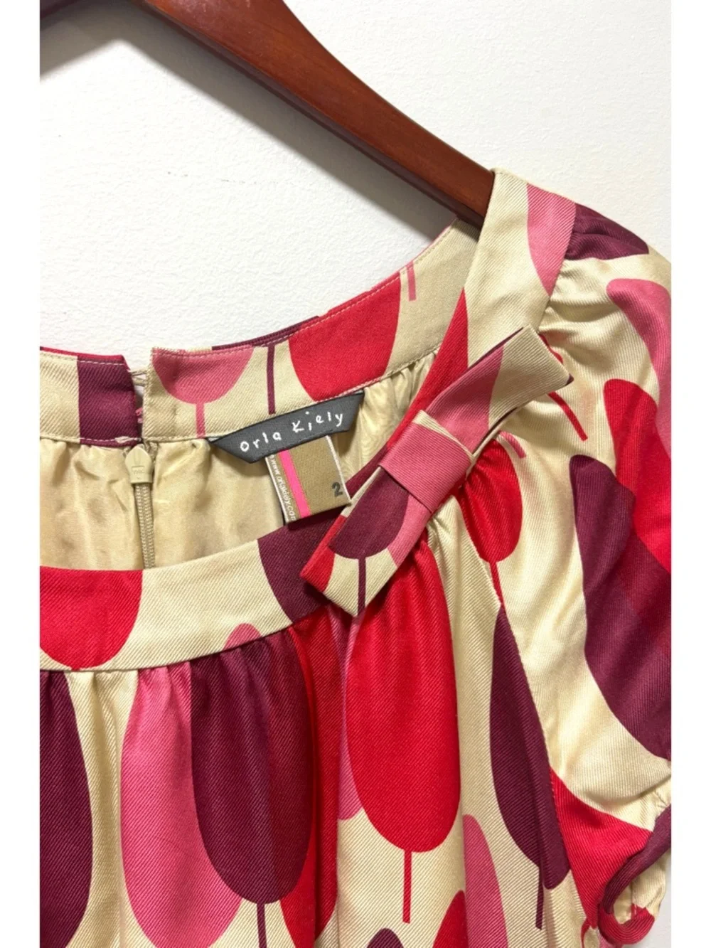 ASO Summer Roberts in The O.C. Vintage Orla Kiely Mini Tunic Abstract Leaf Dress